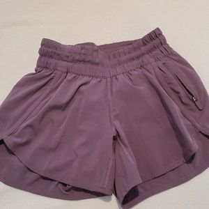 Lululemon tracker shorts xs